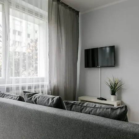 Millton- Park Studio Apartment *